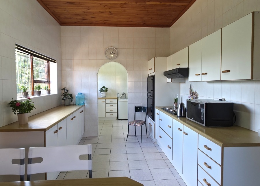 4 Bedroom Property for Sale in Noorsekloof Eastern Cape